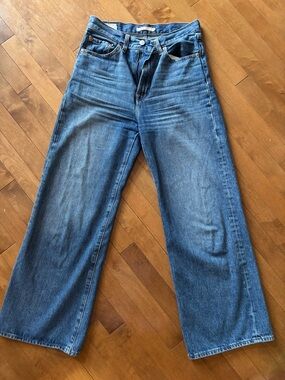 Levi's Women's Wide Leg Flare Jeans in Medium Blue Wash